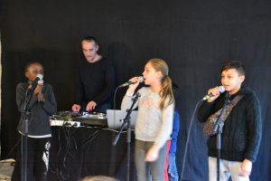 Après-midi jeux et restitution de l’atelier jeunes RAP – MAO du CSC avec Kontrat-DiXion