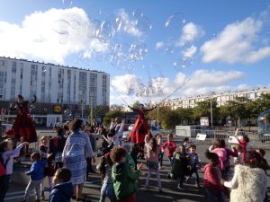 Moment festif sur l'espace public pendant les vacances d'automne 2017